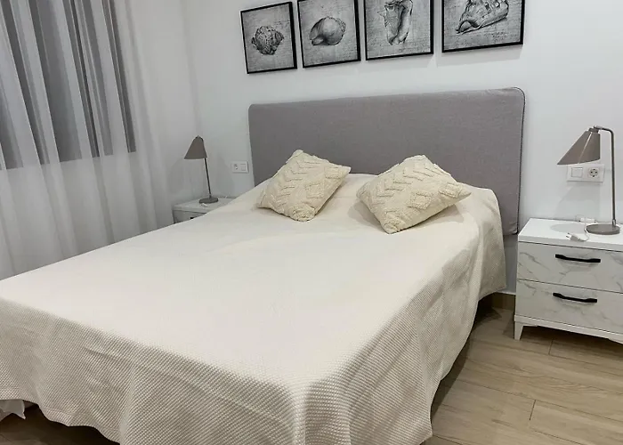 With Solarium In Laguna In Balcones In