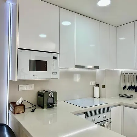 With Solarium In Laguna In Balcones In