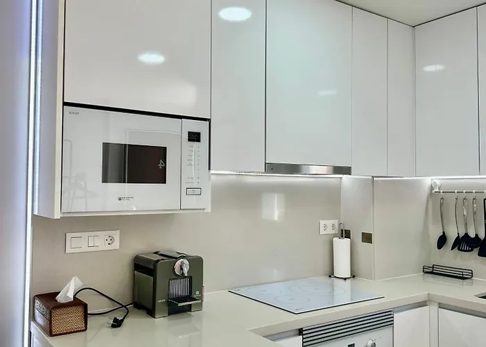 With Solarium In Laguna In Balcones In